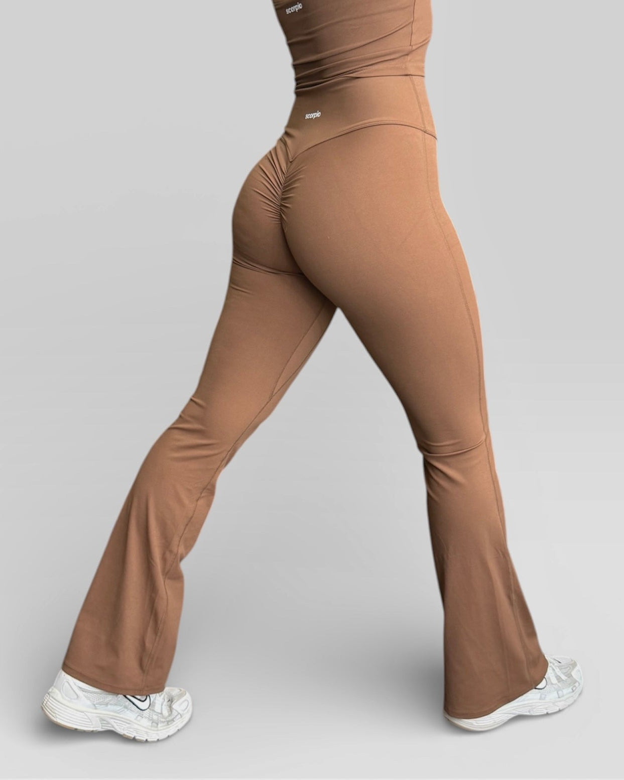 LEGGING FLARE MARRÓN